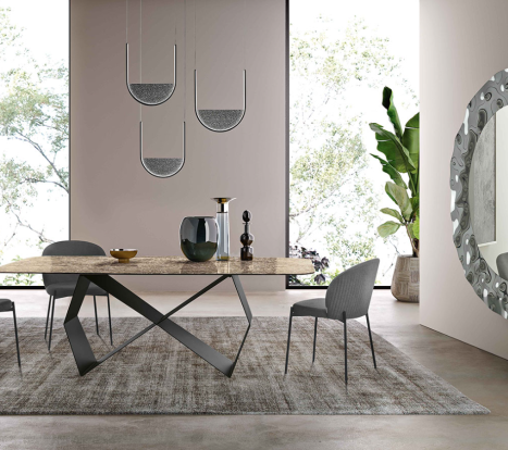 ΤΡΑΠΕΖΑΡΙΑ KARL