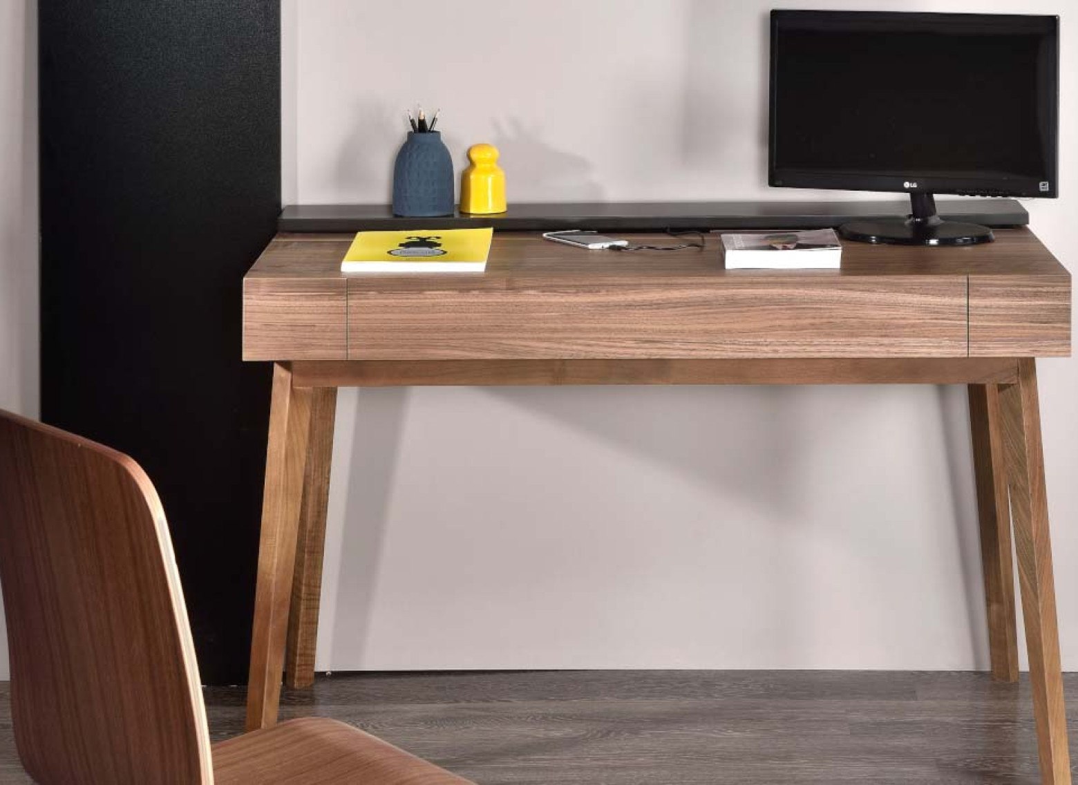 ΓΡΑΦΕΙΟ RYAN WOOD