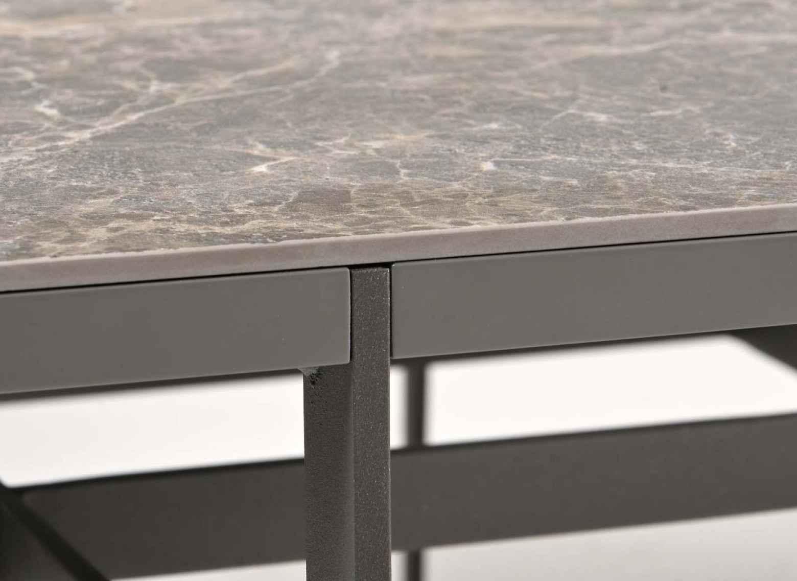 ΤΡΑΠΕΖΑΚΙ ΣΑΛΟΝΙΟΥ SHANGHAI