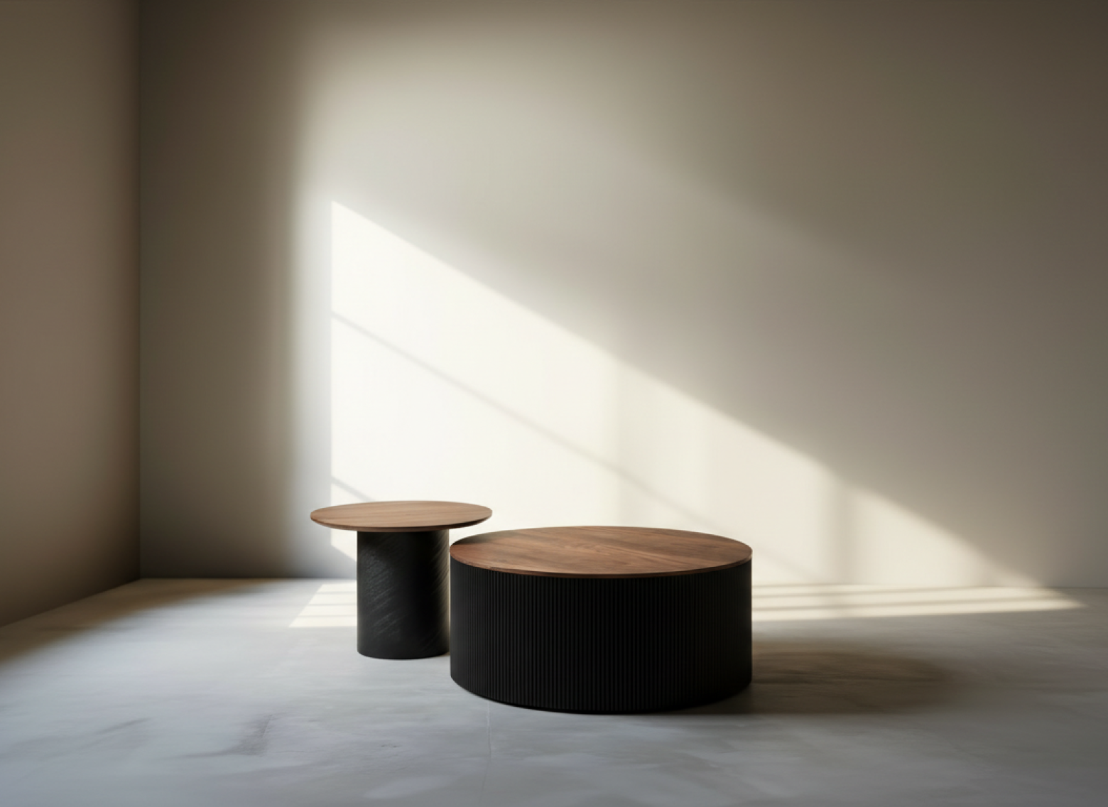 ΤΡΑΠΕΖΑΚΙ ΜΕΣΗΣ RIGA & ROCK