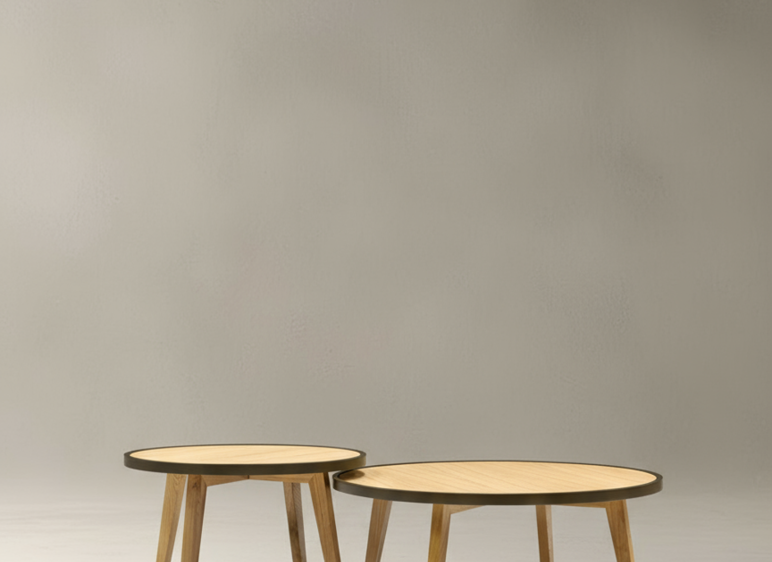 ΤΡΑΠΕΖΑΚΙ ΣΑΛΟΝΙΟΥ CROWN