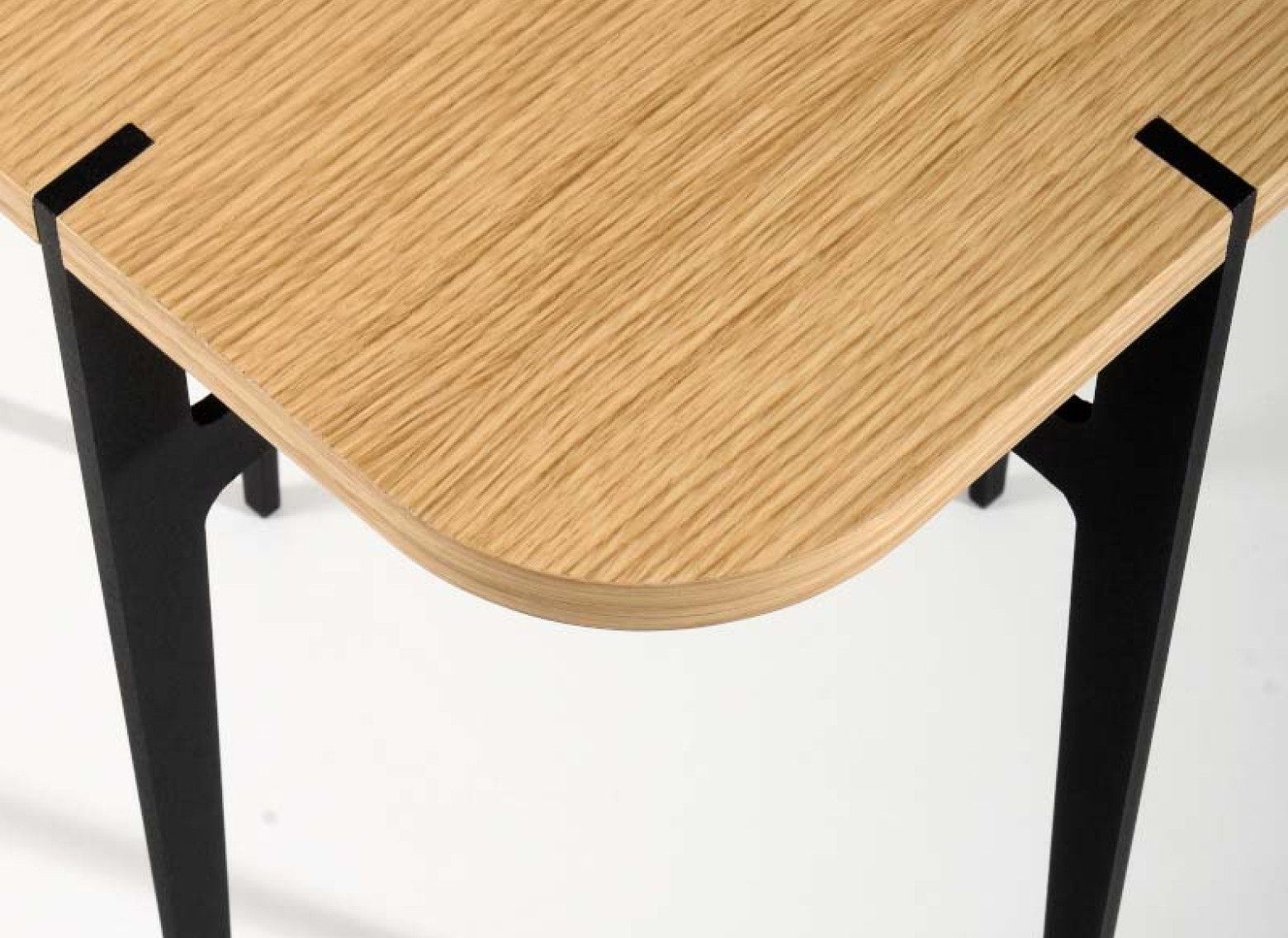 ΤΡΑΠΕΖΑΚΙ ΣΑΛΟΝΙΟΥ SHANGHAI