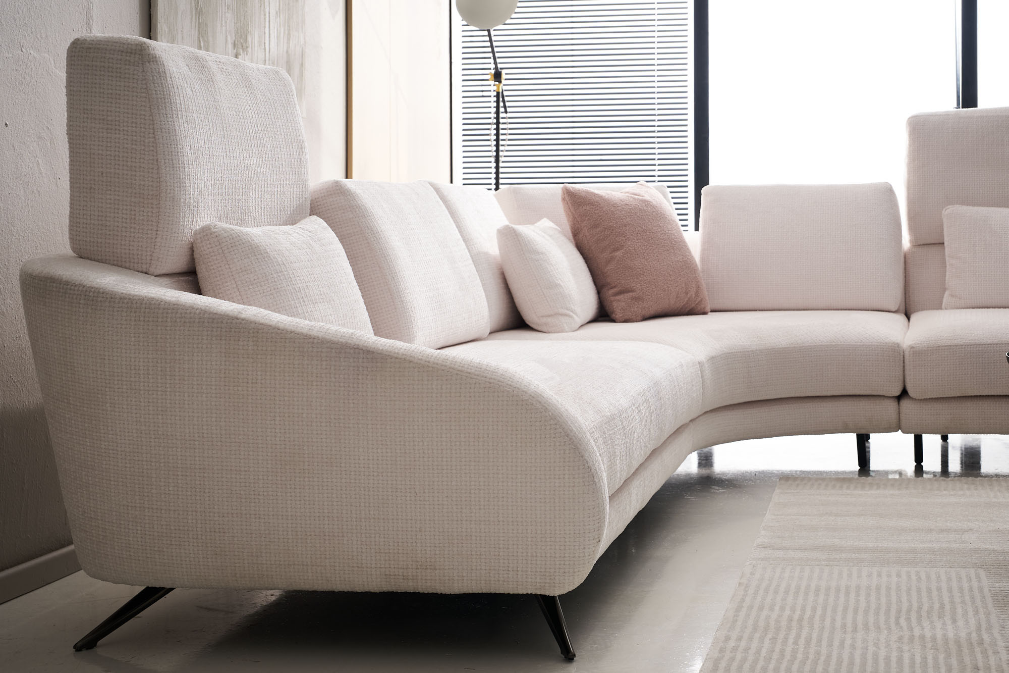 ΓΩΝΙΑΚΟΣ ΚΑΝΑΠΕΣ MINIMAL CORNER